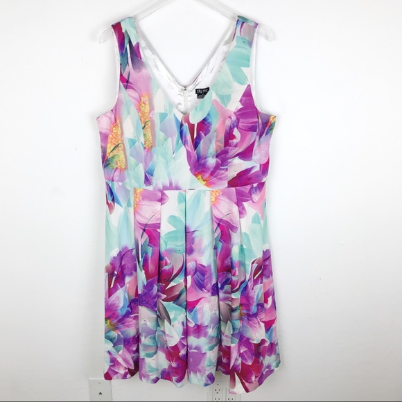 City Chic Dresses & Skirts - City Chic Floral Watercolor Pleated Dress 18